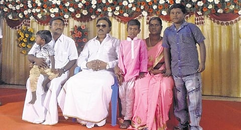 விழுப்புரத்தில் தொண்டர்களுடன் விஜயகாந்த் சந்திப்பு