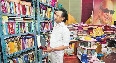 ஸ்டாலினுக்காக வாங்கினேன், ஆனா நான் படிக்கப்போறேன்!