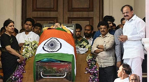 மருத்துவ சமூகத்தின் மாண்பைக் கெடுக்கும் வகையில் ஜெ. சிகிச்சையை அரசியலாக்கக் கூடாது: இந்திய மருத்துவக் கழகம்