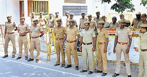 தமிழக மீனவர் சுட்டுக் கொலை எதிரொலி: இலங்கை துணை தூதரகம், நிறுவனங்களுக்கு போலீஸ் பாதுகாப்பு﻿