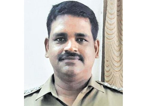 பூந்தமல்லி தம்பதி கொலையில் குற்றவாளிகளுக்கு இரட்டை ஆயுள்﻿: சிறப்பாக துப்பு துலக்கிய ஆய்வாளருக்கு நீதிபதி பாராட்டு﻿ - துண்டுச்சீட்டை வைத்து கொலையாளிகளை பிடித்தவர்﻿