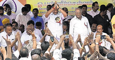 ஜெ. உடல்நிலை குறித்த எந்த தகவலும் எனக்கு தெரிவிக்கவில்லை﻿; சுகாதாரத்துறை செயலரின் அறிக்கையை வாபஸ் பெறாவிட்டால் வழக்கு தொடருவேன்﻿: உண்ணாவிரதத்தில் ஓபிஎஸ் எச்சரிக்கை﻿