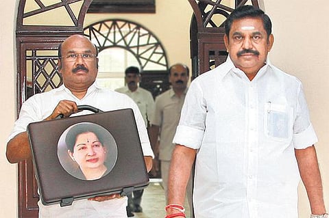 2017-18ம் ஆண்டுக்கான பட்ஜெட்டை தாக்கல் செய்தார் நிதியமைச்சர் ஜெயக்குமார்﻿﻿: புதிய வரிகள், சலுகைகள் அறிவிப்பு இல்லை