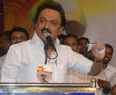 குடிநீருக்குத் தவிக்கும் மக்களைப் புறக்கணித்து புழுதி வாரித்தூற்றும் பினாமி அரசு: ஸ்டாலின் கடும் சாடல்