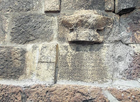 திருப்பத்தூர் பெரிய கண்மாய் கலுங்கில்﻿ 13-ம் நூற்றாண்டை சேர்ந்த மேலும் பல கல்வெட்டுகள் கண்டெடுப்பு﻿