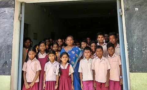 அன்பாசிரியர் 34: காந்திமதி- பள்ளிவாசலுக்குச் சொந்தமான இடத்தில் பள்ளிக்கூடம் கட்டியவர்!