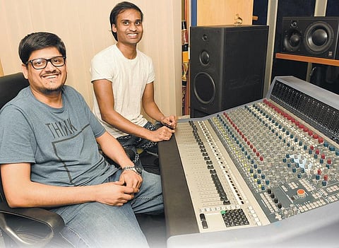 சவுண்ட் பார்ட்டீஸ்