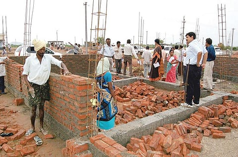 பத்திரம் பதியலாம்; வீடு கட்டலாம்