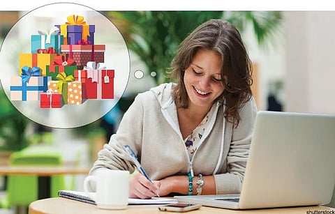 கணவனே தோழன்: பரிசு பெற வைத்தார்