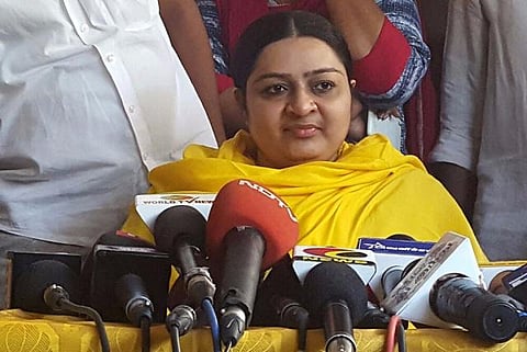 பண விநியோகம்: ஆணையத்தில் தீபா பேரவை புகார்