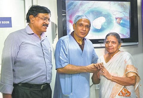 உலகில் முதல்முறையாக கண் அழுத்த நோயால் பாதிக்கப்பட்ட மூதாட்டிக்கு நவீன முறையில் சிகிச்சை: சென்னை அகர்வால் கண் மருத்துவமனை சாதனை