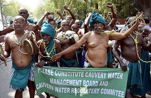 விவசாயிகள் சங்கங்களின் கூட்டியக்கம் சார்பில் தமிழகத்தில் இன்று பொது வேலைநிறுத்தம் :திமுக, காங்கிரஸ் உள்ளிட்ட கட்சிகள் ஆதரவு