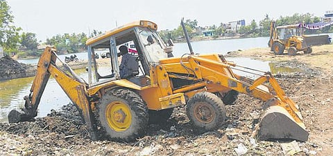 குளத்தை சீரமைத்த தொண்டு நிறுவனம்﻿