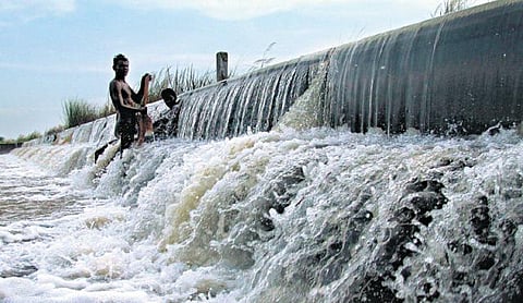 நதிகளை அதன் போக்கில் விடுங்கள்...