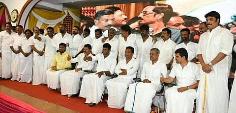 தயாரிப்பாளர் சங்கத் தலைவராக விஷால் பதவியேற்பு: ரஜினி வாழ்த்து