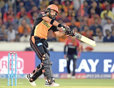 கோலாகலமாக தொடங்கியது ஐபிஎல் கிரிக்கெட் திருவிழா: யுவராஜ் அதிரடியில் ஹைதராபாத் அபார வெற்றி