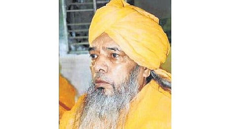 மாட்டிறைச்சி தடைக்கு ஆதரவாக பேசிய﻿ ஆஜ்மீர் தர்கா தலைவரை பதவி நீக்கம் செய்தார் சகோதரர்﻿