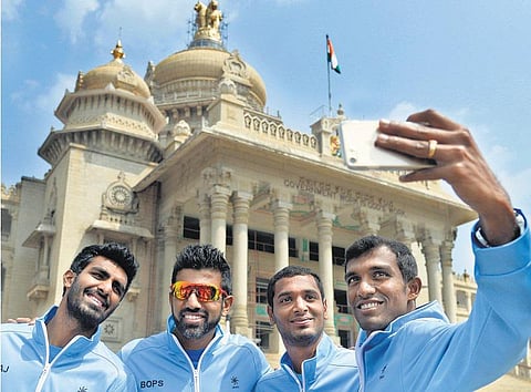 டேவிஸ் கோப்பை டென்னிஸ்﻿: இந்தியா - உஸ்பெகிஸ்தான் இன்று மோதல்﻿- லியாண்டர் பயஸ் அதிரடியாக நீக்கம்﻿