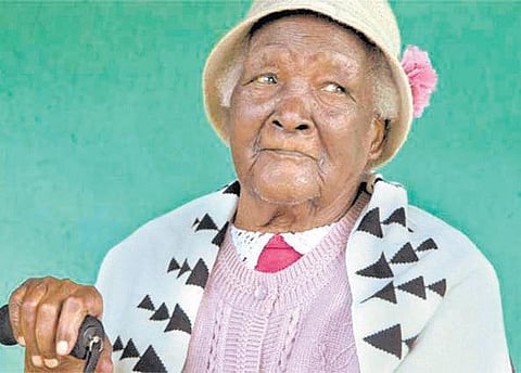 பக்கத்து வீடு: 117 வயது எலிசபெத்!