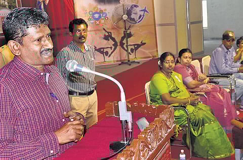 சுடுகாட்டில் எனக்கு அச்சமில்லை சுதந்திர நாட்டில்தான் பயம்﻿: சகாயம் ஐ.ஏ.எஸ். கருத்து﻿