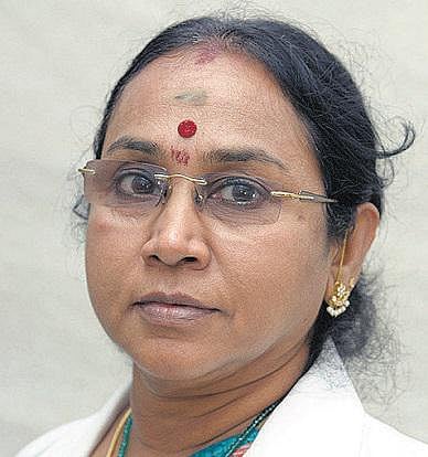 வருமான வரித்துறை சம்மனை ரத்து செய்யக்கோரி﻿ துணைவேந்தர் கீதாலட்சுமி உயர் நீதிமன்றத்தில் மனு தாக்கல்﻿