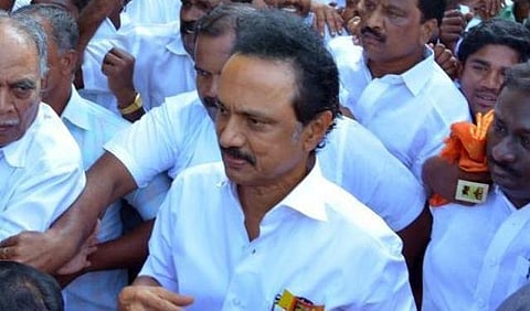 முதல்வர் பழனிசாமி, 10 அமைச்சர்களை பதவி நீக்கம் செய்ய வேண்டும்: ஆளுநருக்கு ஸ்டாலின் கடிதம்