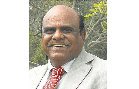 தலைமை நீதிபதி என் வீட்டில் ஆஜராக வேண்டும்﻿: நீதிபதி கர்ணன் உத்தரவால் சர்ச்சை﻿