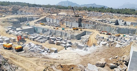 மண்ணுக்கும் மக்களுக்கும் உலை வைக்கும் கிரானைட் குவாரிகள்﻿: ‘லிட்டில் இங்கிலாந்து ஓசூரின் அவல நிலை