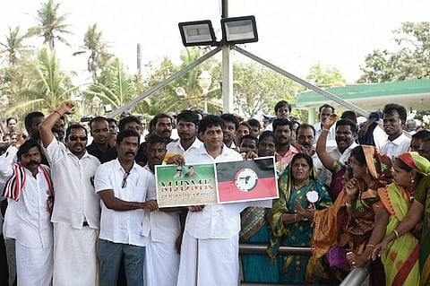 எம்ஜிஆர் ஜெயலலிதா திராவிட முன்னேற்றக் கழகம்: புதிய கட்சியைத் தொடங்கினார் தீபா கணவர் மாதவன்