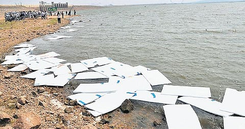 வைகை அணையில் தெர்மோகோல் மிதக்க விடும் திட்டம் உருவானது எப்படி?﻿ - அதிகாரி திடீர் மாற்றத்தால் கூடுதல் பரபரப்பு﻿﻿