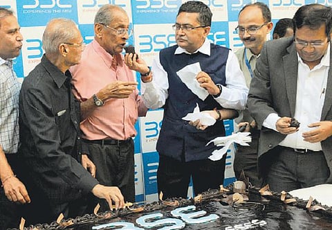 பங்குச்சந்தை வரலாறு காணாத உயர்வு; 30,000 புள்ளிகளைக் கடந்தது சென்செக்ஸ்