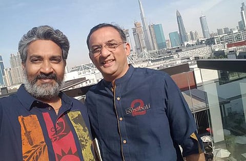 விமான ஊழியர்கள் மரியாதையின்றி நடந்துகொண்டனர்: பாகுபலி 2 தயாரிப்பாளர் குற்றச்சாட்டு