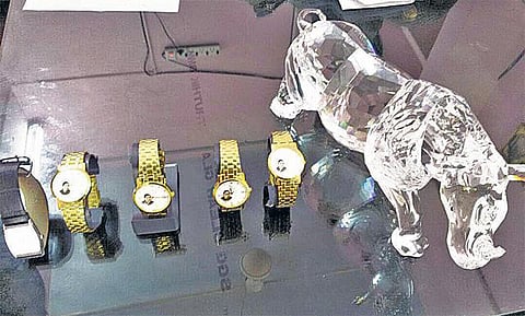 கோடநாடு எஸ்டேட் விவகாரம்: நீடிக்கும் மர்மங்களுக்கு விடை என்ன?﻿ - சசிகலாவிடம் விசாரணை நடத்தக் கோரும் மக்கள்﻿﻿