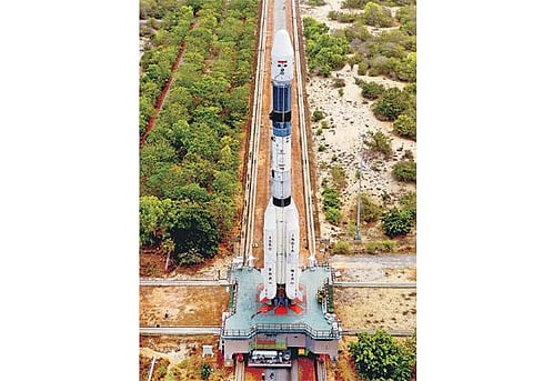 ‘ஜிசாட் 9’ செயற்கைக் கோளுடன்﻿ ஜிஎஸ்எல்வி-எஃப் 09 ராக்கெட் இன்று விண்ணில் பாய்கிறது﻿: கவுன்ட்-டவுன் தொடக்கம்﻿