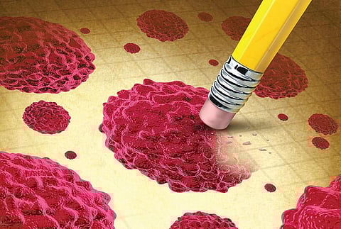 புற்றுநோய்க்கு ஆயுர்வேத சிகிச்சை: கேரளத்தில் ஒரு ஆச்சரிய மருத்துவர்