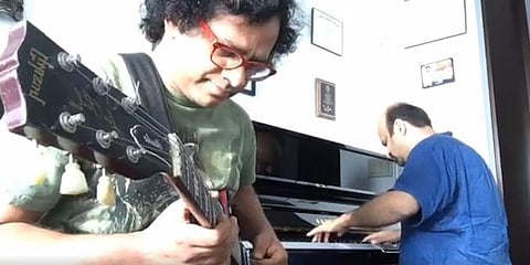 கிடார் பிரசன்னா - அனில் ஸ்ரீனிவாசனின் ஒரு மணிநேர இசை ராஜாங்கம்