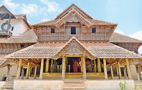 சினிமா வீடு: பத்மநாபபுரம் அரண்மனை - எளிமையின் கம்பீரம்﻿