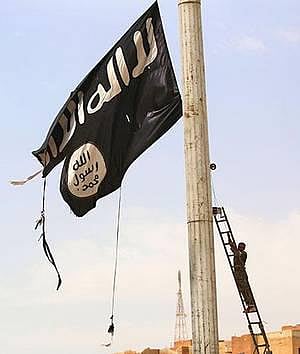 கைதாவதிலிருந்து தப்பிக்க தேவாயலத்தைச் சரணடைந்த ஐஎஸ். ஆதரவாளர்