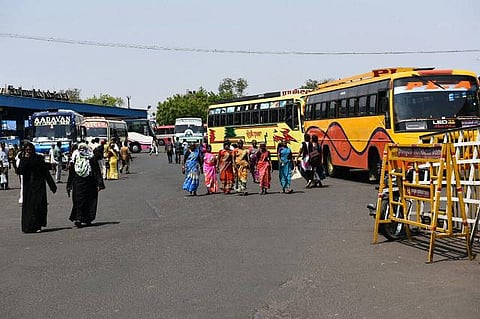 தமிழகம் முழுவதும் போக்குவரத்து வேலைநிறுத்தம் தொடங்கியது: பரவலாக பாதிப்பு; பொதுமக்கள் அவதி