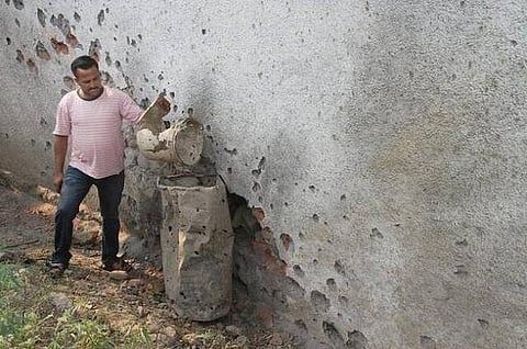 எல்லையில் பாகிஸ்தான் அத்துமீறல்: 1700 பேர் பாதுகாப்பான இடங்களுக்கு அகற்றம்