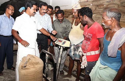 உணவுப் பொருட்கள் கடத்தியதாக கடந்த 6 ஆண்டுகளில் 973 பேர் கைது: அமைச்சர் காமராஜ் தகவல்