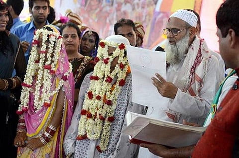 முத்தலாக் முறைக்கு மறுப்பு தெரிவிக்கும் அதிகாரத்தை முஸ்லிம் பெண்களுக்கு வழங்கலாமா?- யோசனை கோரியது உச்ச நீதிமன்றம்