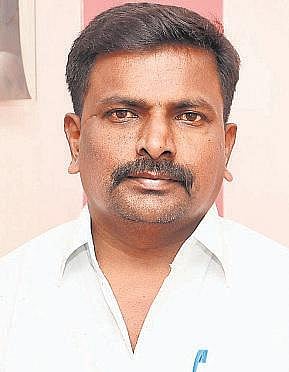 குப்பைக் கிடங்காக மாறிய உசிலம்பட்டி நகராட்சி அலுவலகம்: 7 ஆண்டுகளாக திறக்கப்படாததால் ரூ.80 லட்சம் வீண்﻿