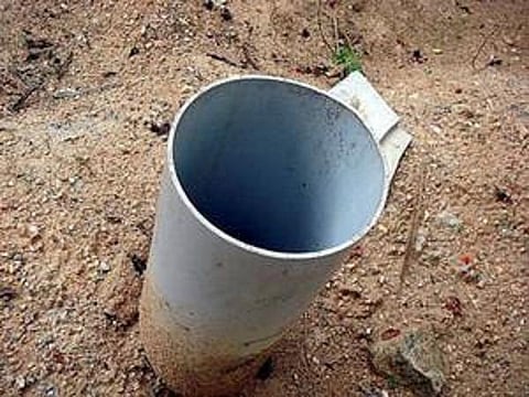 ஆழ்துளை கிணற்றில் விழுந்த சிறுவன் பலி﻿