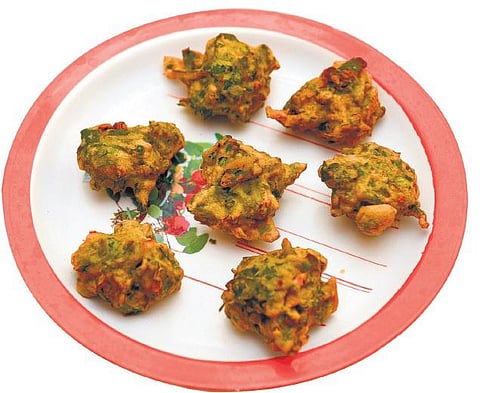 குழந்தைகள் விரும்பும் போண்டா: கீரை பனீர் போண்டா