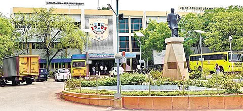 முடங்கியது காமராஜர் பல்கலைக்கழகம்: துணைவேந்தர் இல்லாததால் முடிவு எடுப்பதில் தாமதம்