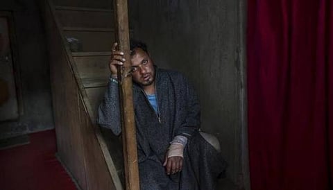 மனிதக் கேடயமாக என்னைப் பயன்படுத்தி 28 கிமீ இழுத்துச் சென்றதுதான் வீரமா? -  பரூக் அகமது தார் கேள்வி