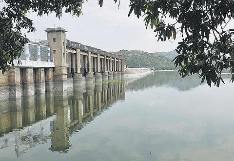 தொடர் மழை எதிரொலி﻿: கிருஷ்ணகிரி அணைக்கு நீர்வரத்து அதிகரிப்பு﻿ - 39.50 அடியாக நீர்மட்டம் உயர்வு﻿