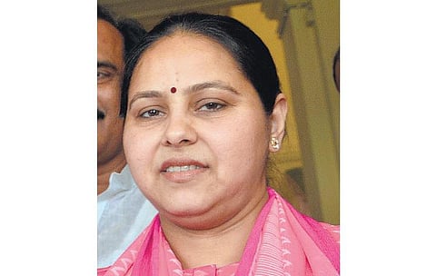 பினாமி நில பரிவர்த்தனை, வரி ஏய்ப்பு வழக்கில்﻿ லாலு மகள் மிசா பாரதிக்கு வருமான வரித் துறை சம்மன்﻿