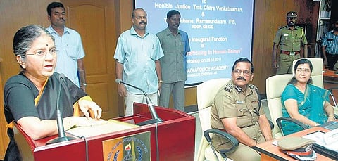 போராட்ட குணம் கொண்டவர்கள் பெண்கள்